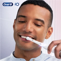 Oral B Aufsteckbürsten IO Sanfte Reinigung -NIVEA SHOP MAM 8883321 SHOP IMAGE 1.4